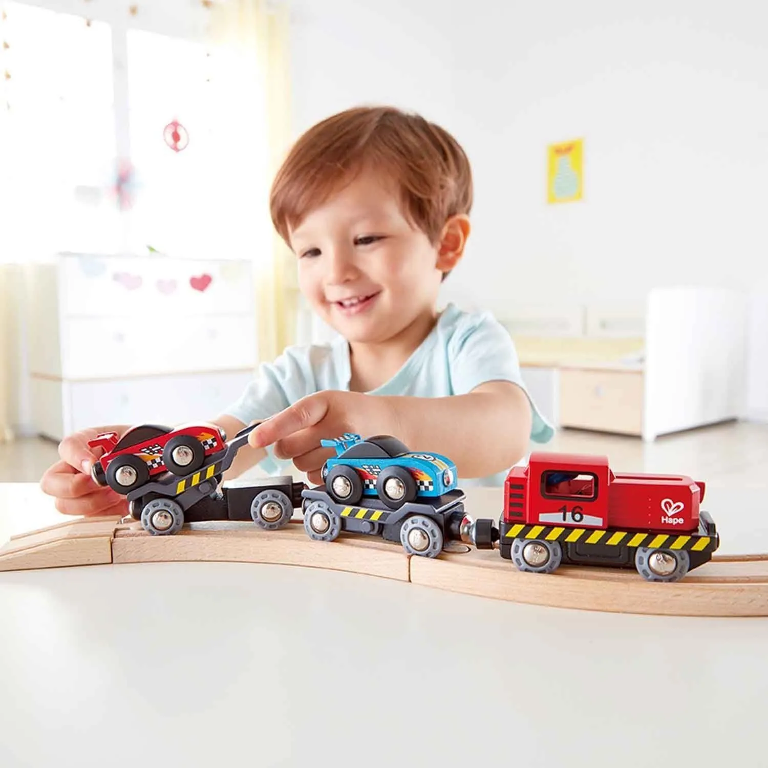 Транспортер гоночной машины Hape E3735_HP