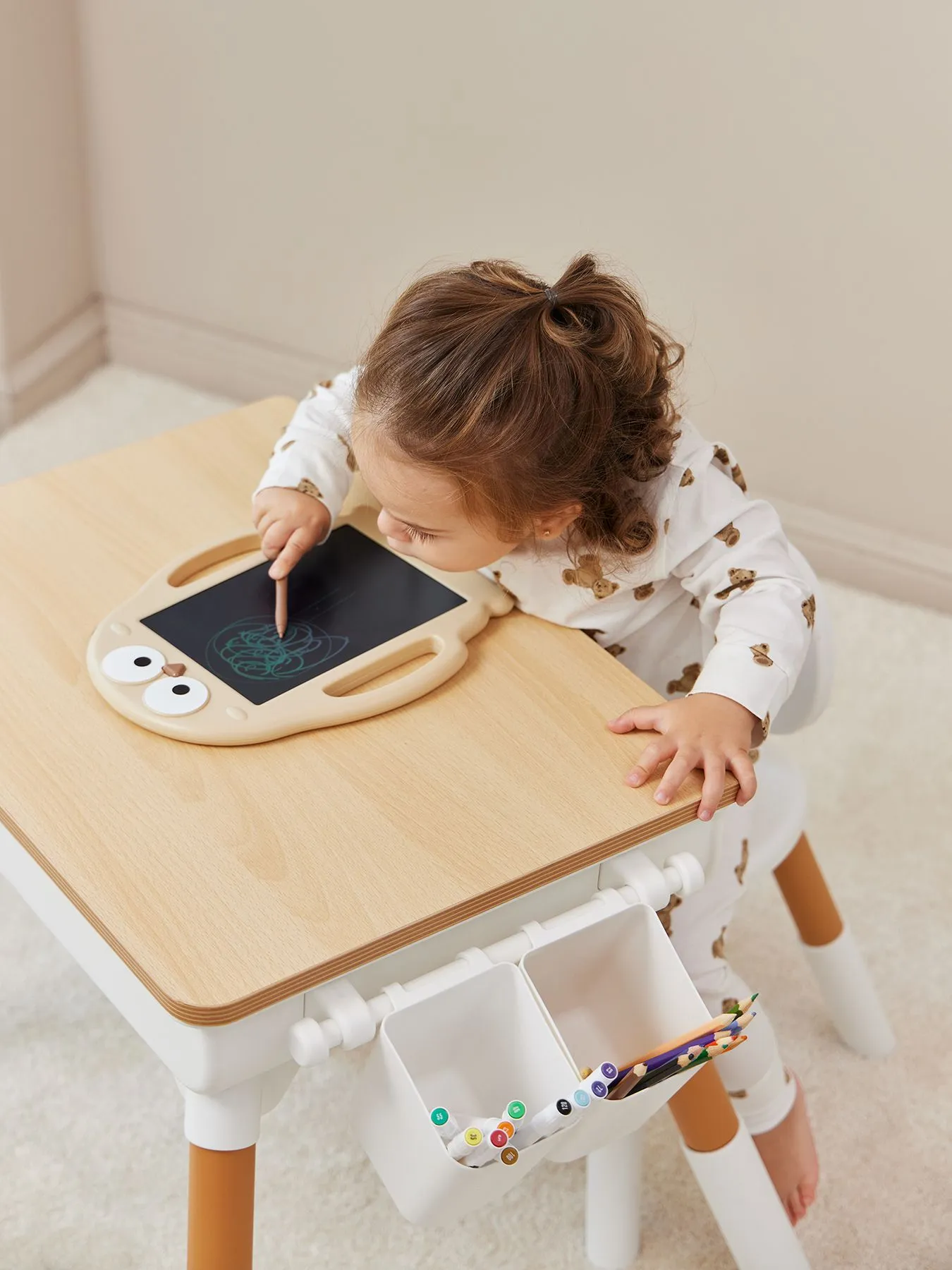 Комплект детской мебели Happy Baby LITEN: стол и стул