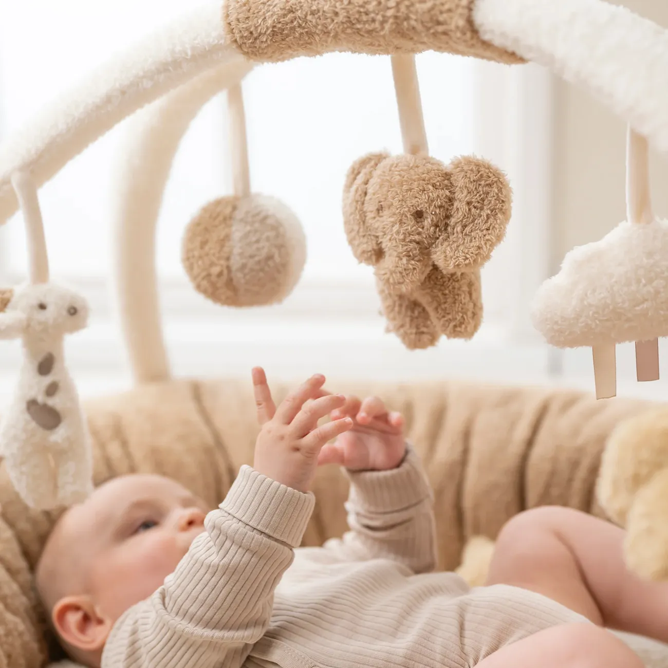 Коврик детский игровой круглый Nattou TEDDY с арками 856188