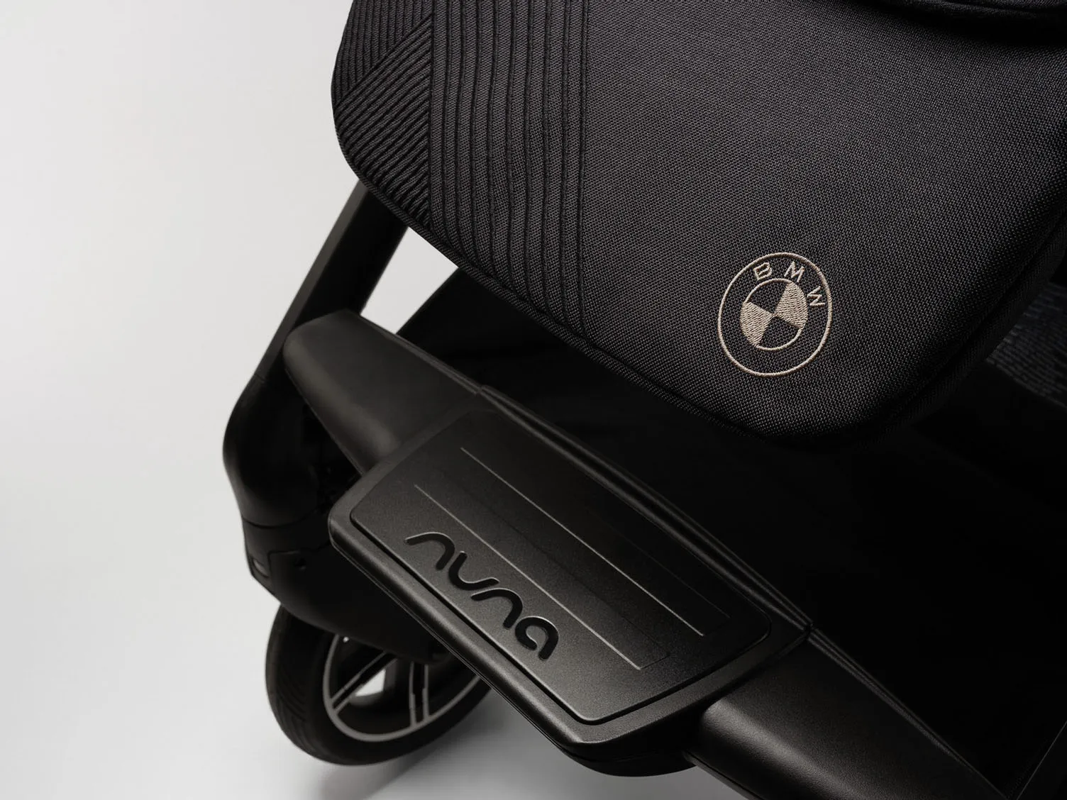Коляска прогулочная Nuna MIXX NEXT BMW Element