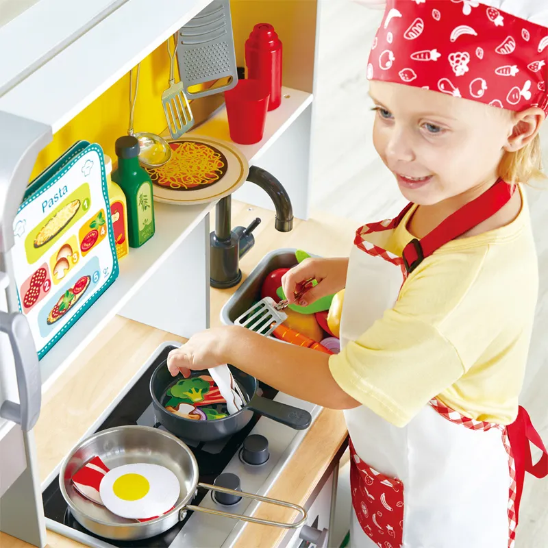 Игровая кухня Hape Делюкс с аксессуарами