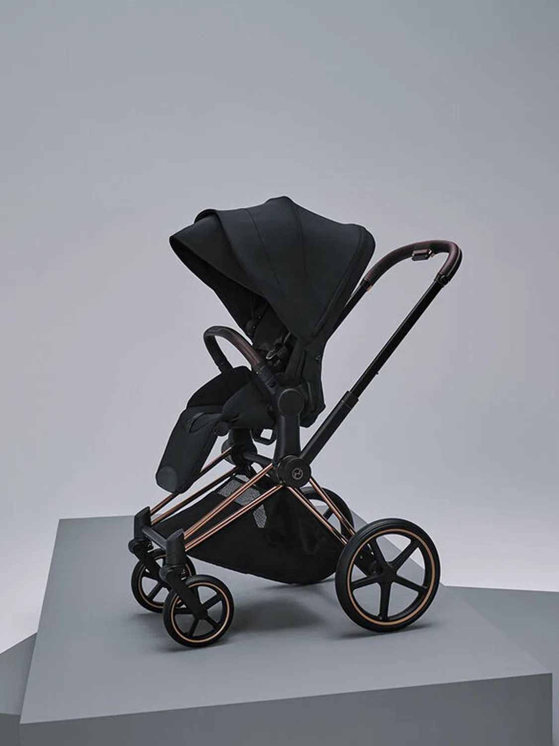 Коляска 2 в 1 Cybex Priam 5 Style шасси Rosegold