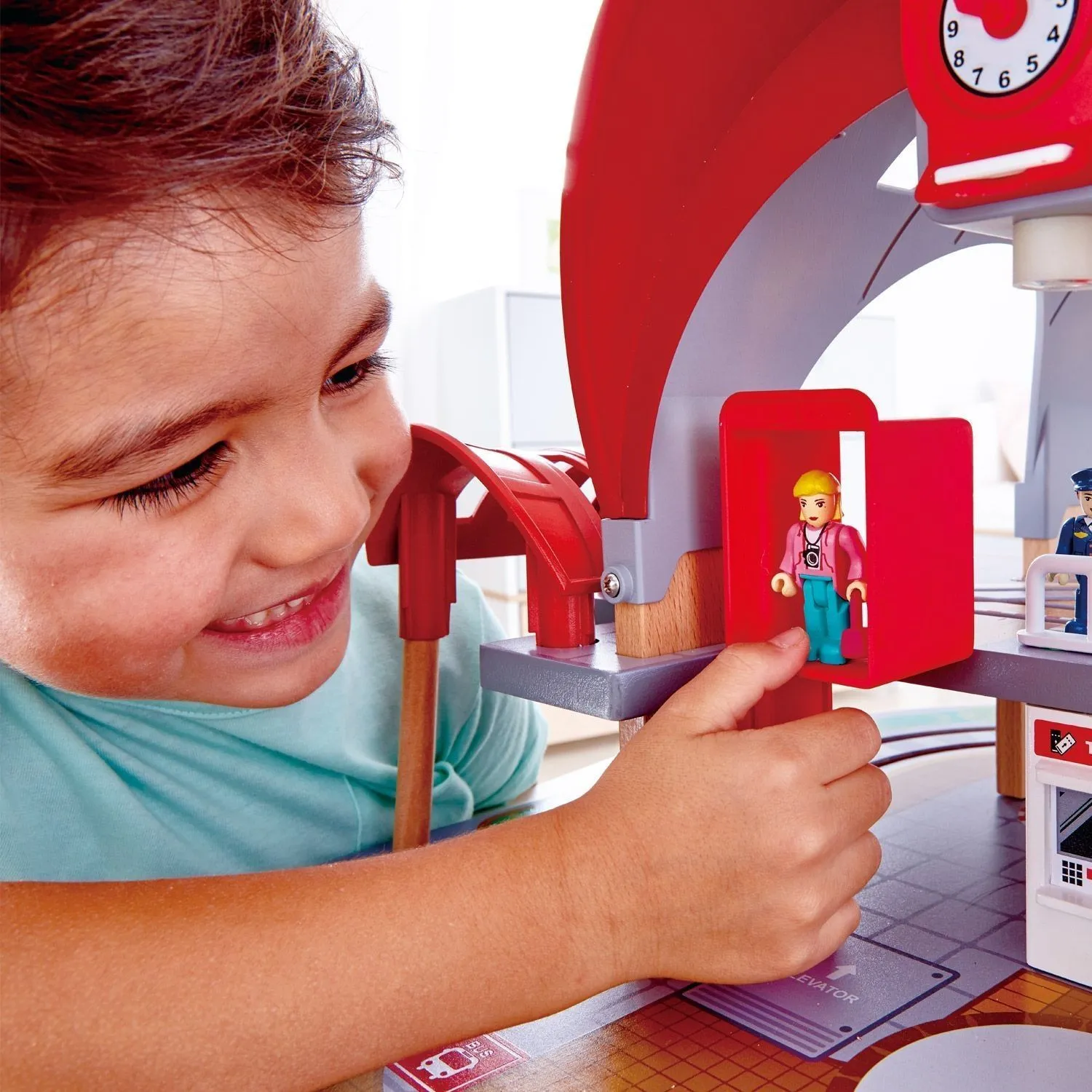 Игровой набор Hape «Станция Гранд Сити» E3725_HP