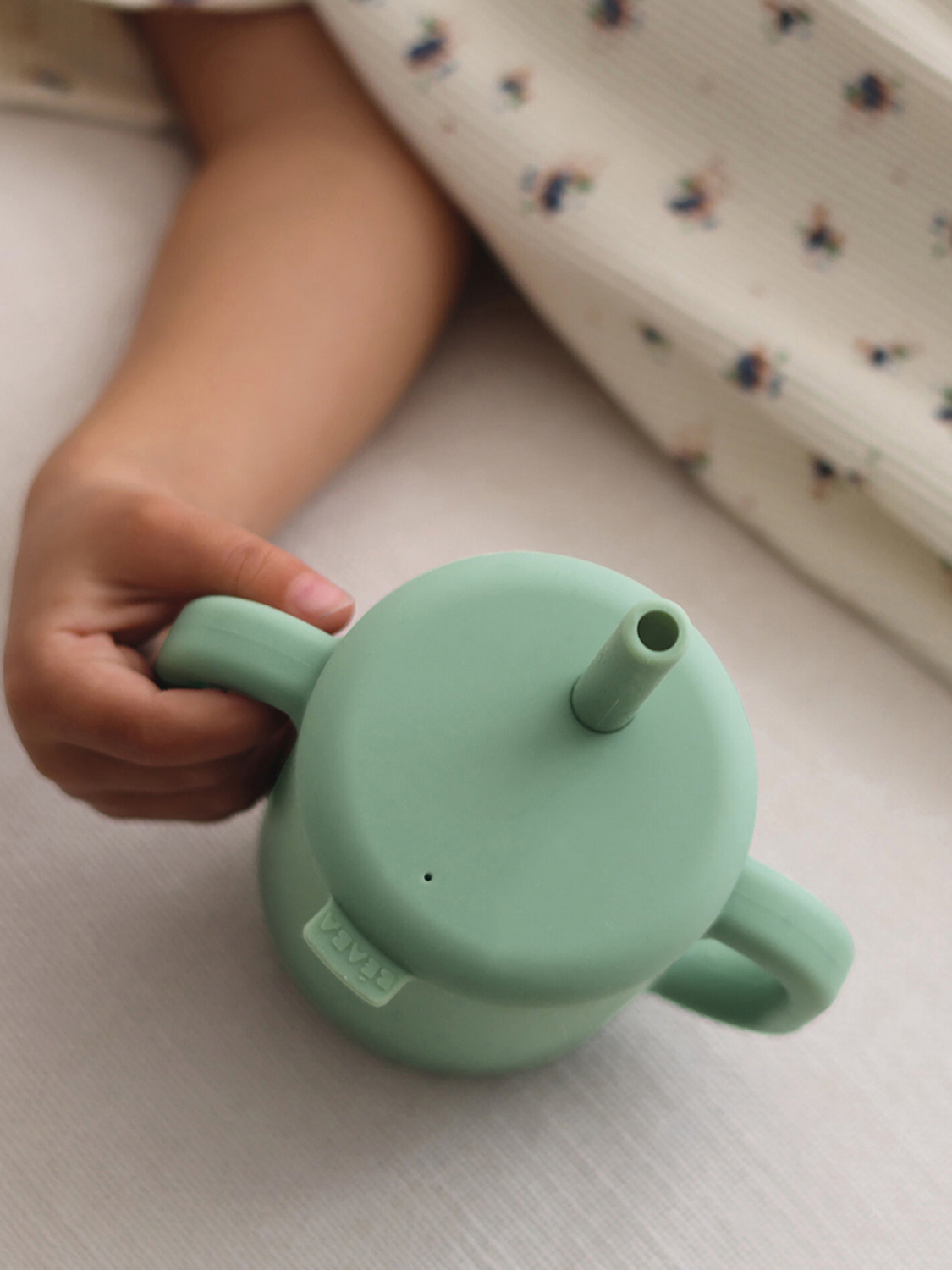 Поильник Beaba 170 мл с крышкой и трубочкой TASSE PAILLE SILICONE