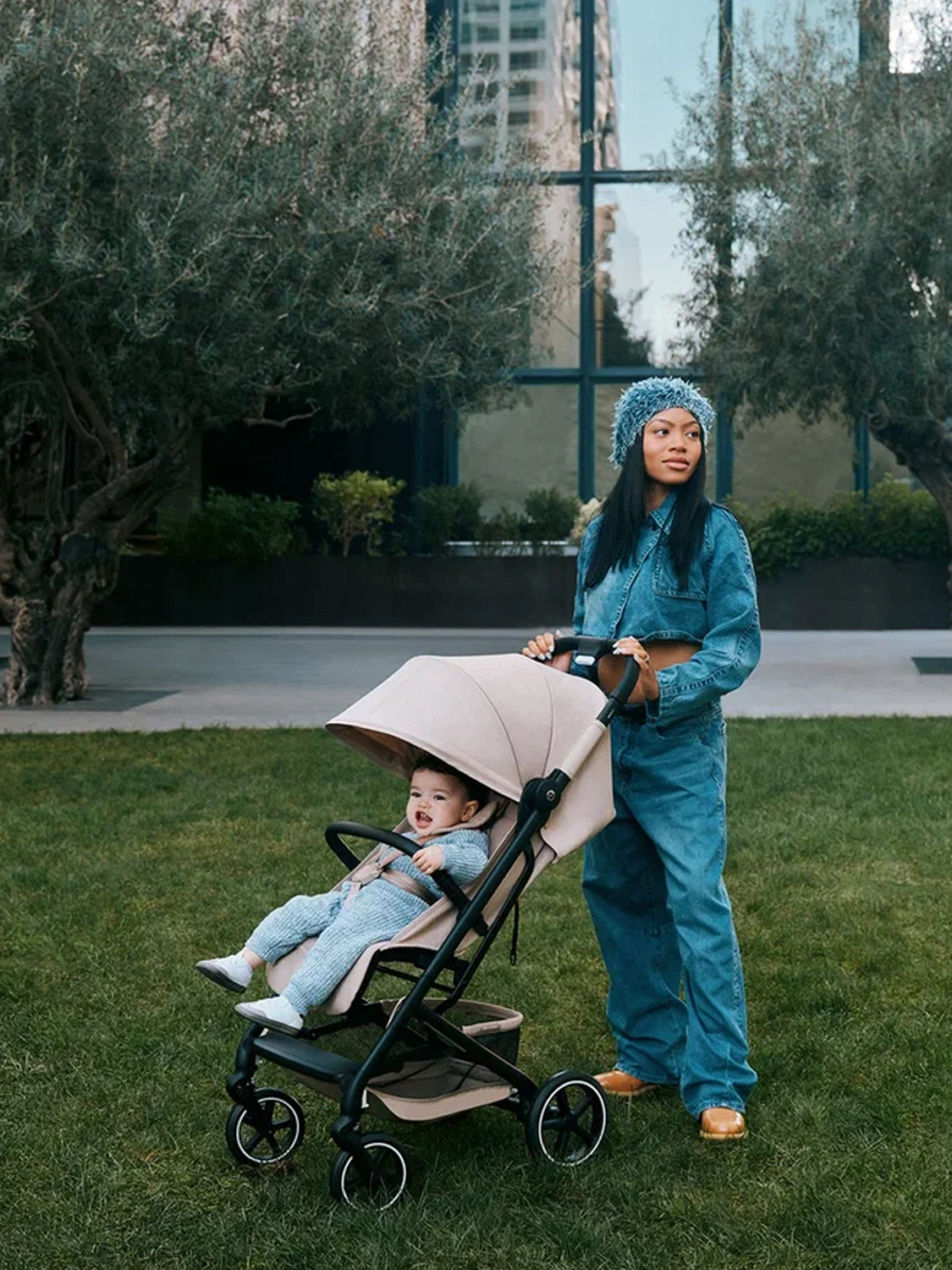 Коляска прогулочная Cybex Beezy с бампером и дождевиком 2026