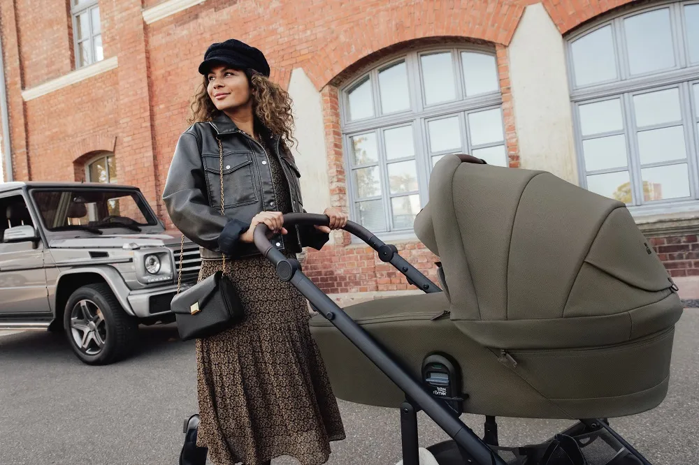 Комплект 3 в 1 Britax Roemer Smile 5Z Люкс + автокресло Baby-Safe PRO