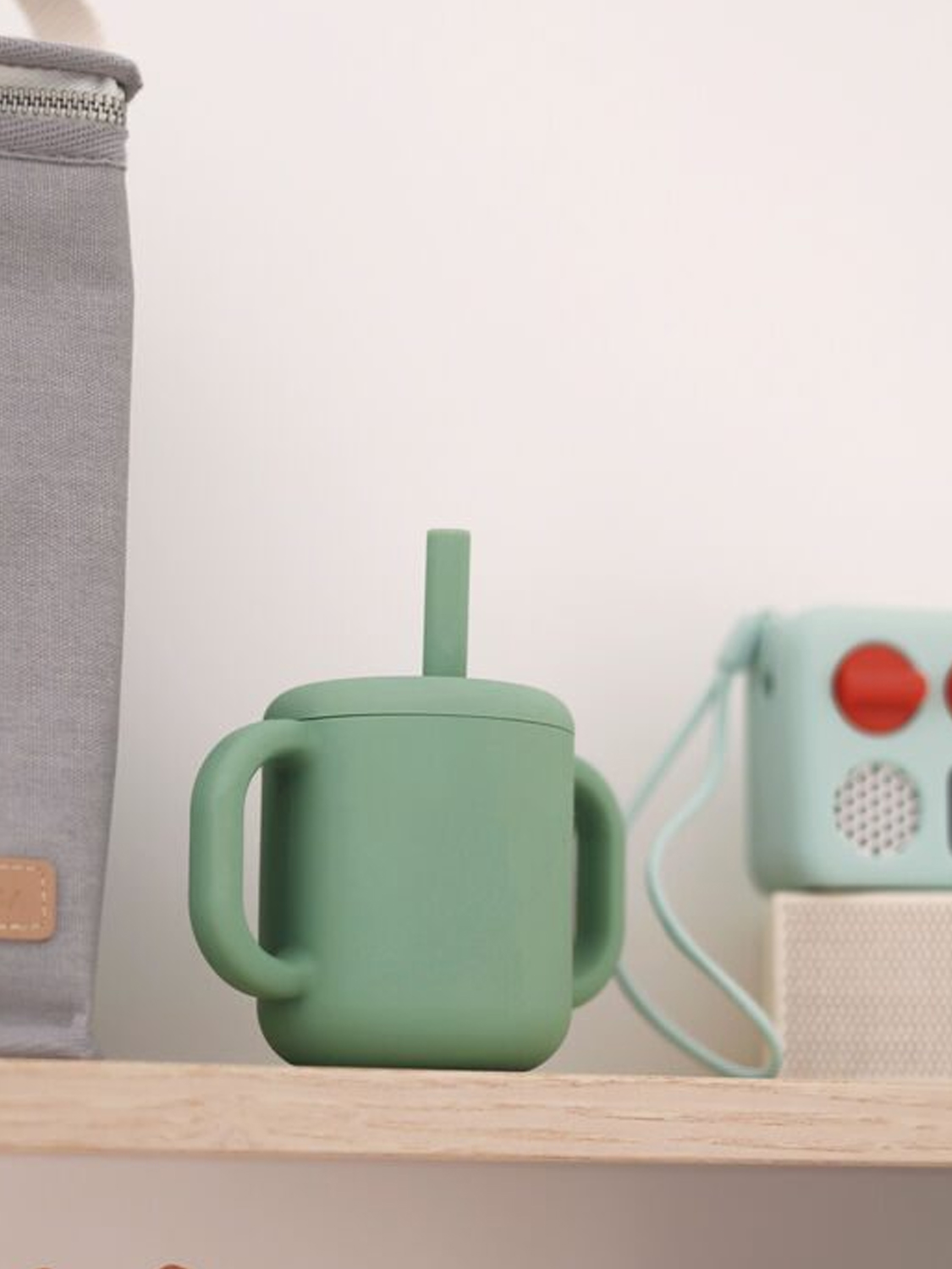 Поильник Beaba 170 мл с крышкой и трубочкой TASSE PAILLE SILICONE