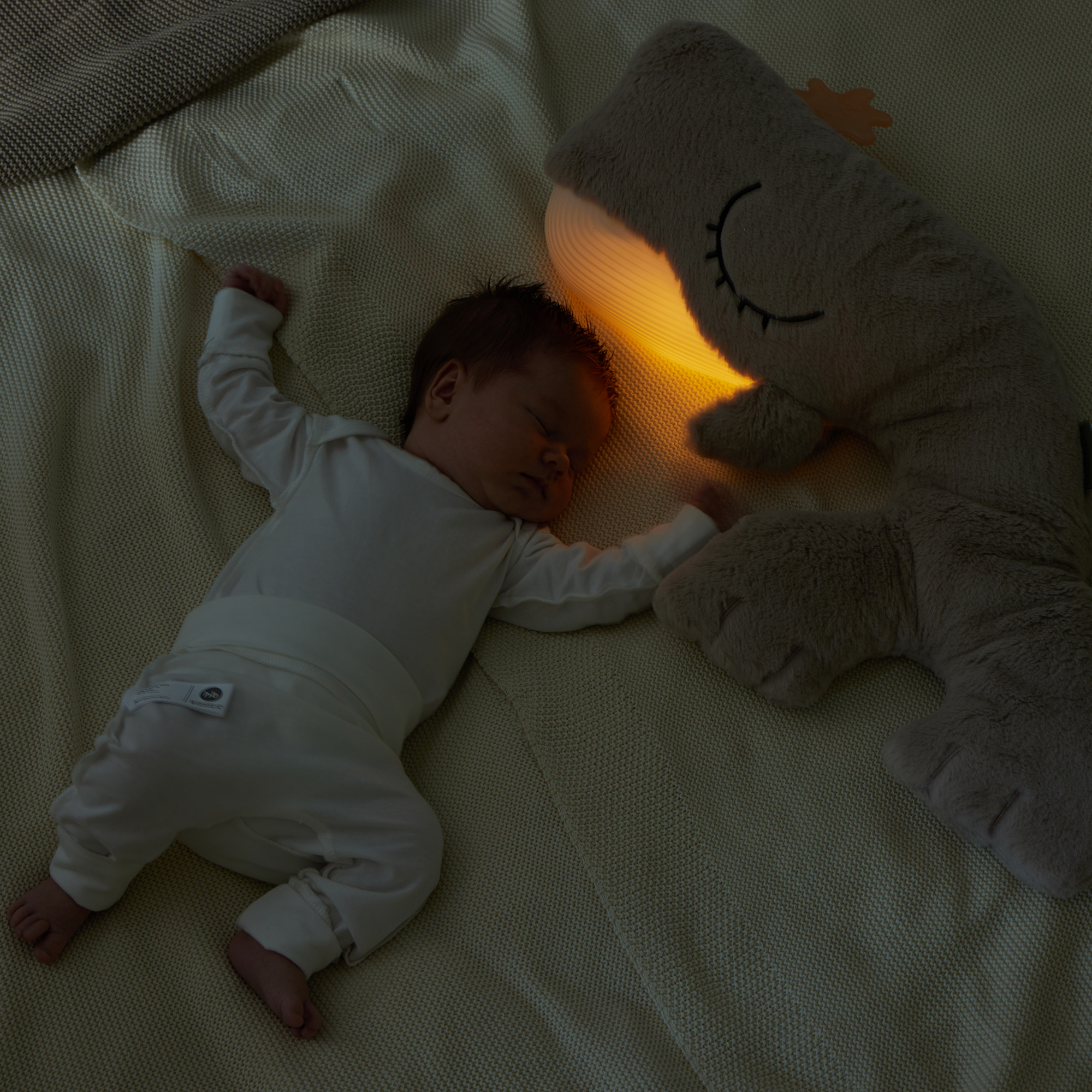 Игрушка Happy Baby мягкая для засыпания WALLY THE WHALE «УОЛЛИ ЗЕ УЭЙЛ»