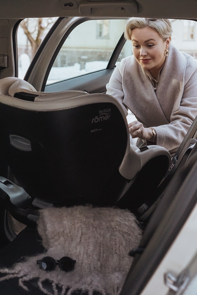 Автокресло 0+/1 Britax Roemer DUALFIX 5Z LUX