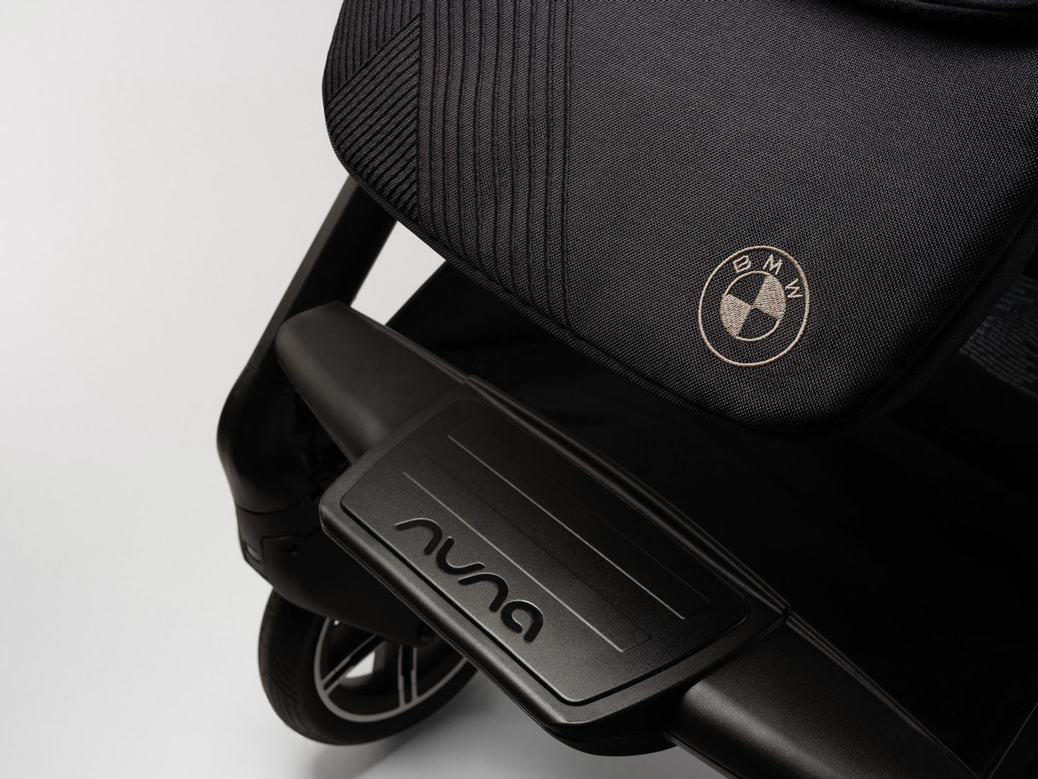 Коляска прогулочная Nuna MIXX NEXT BMW