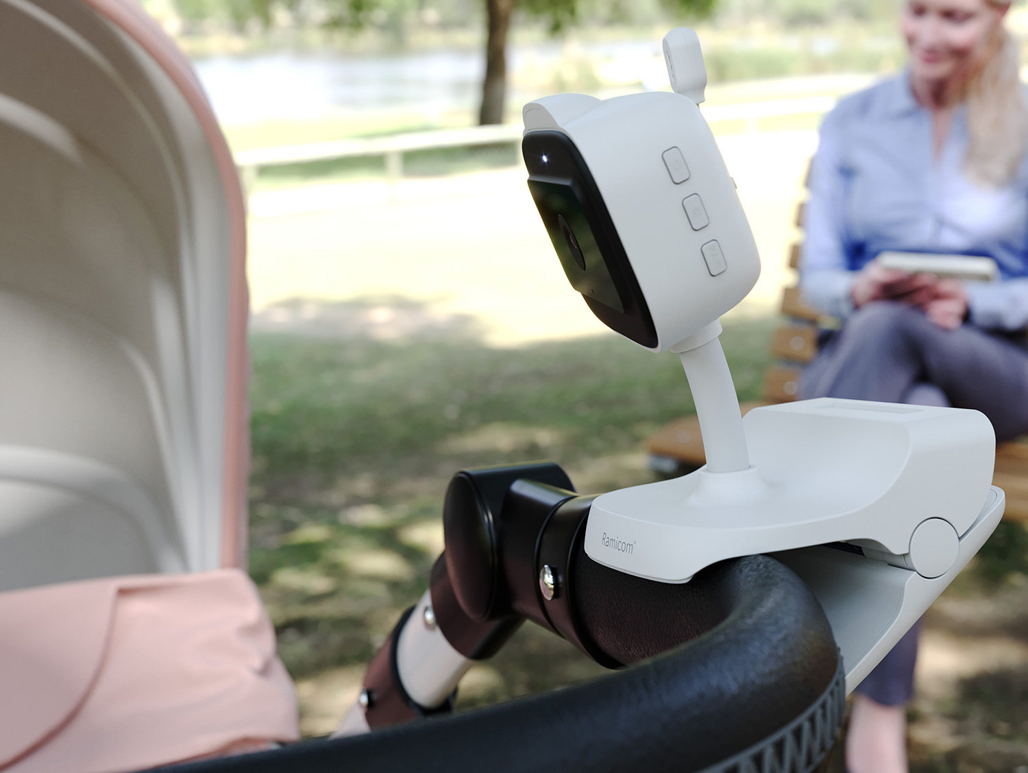 Видеоняня Ramili Baby RV100NUSHAVRC400C Нюша, Малышарики, с креплениями RV100NUSHAVRC400C