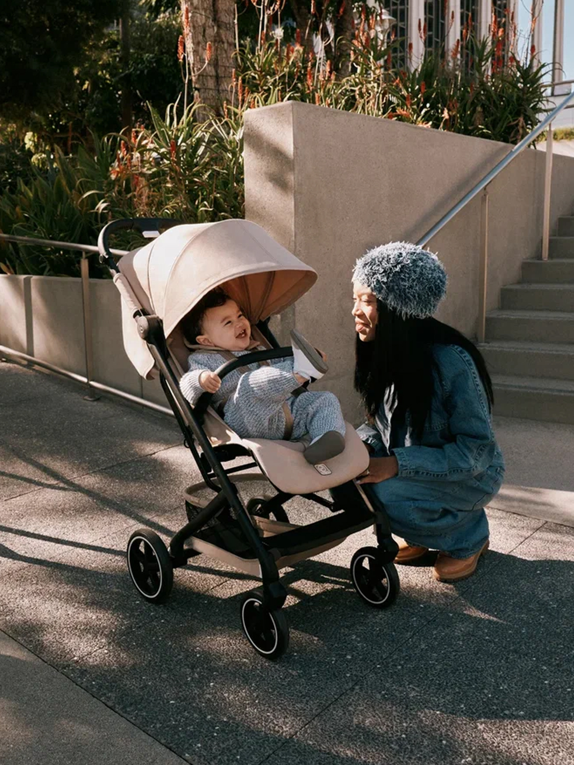 Коляска прогулочная Cybex Beezy с бампером и дождевиком 2026