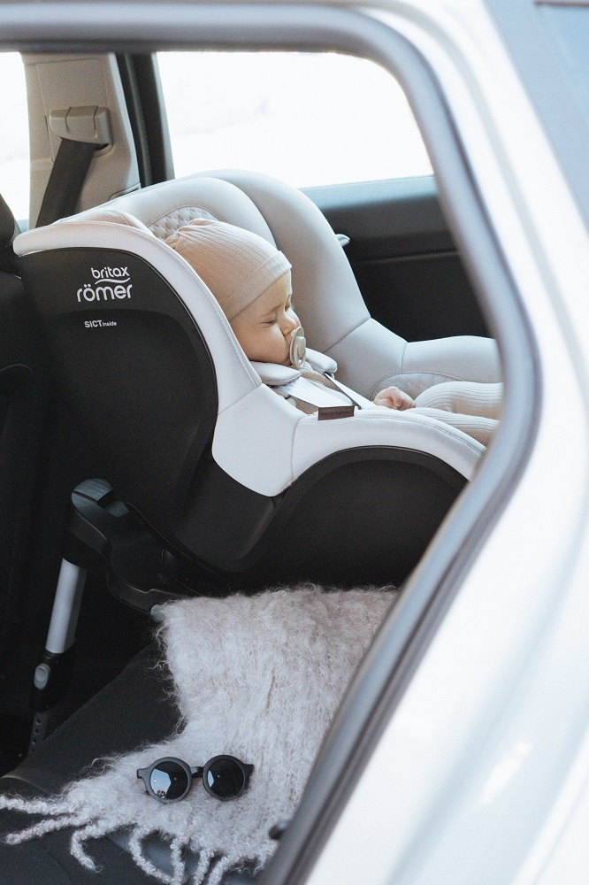 Автокресло 0+/1 Britax Roemer DUALFIX 5Z LUX